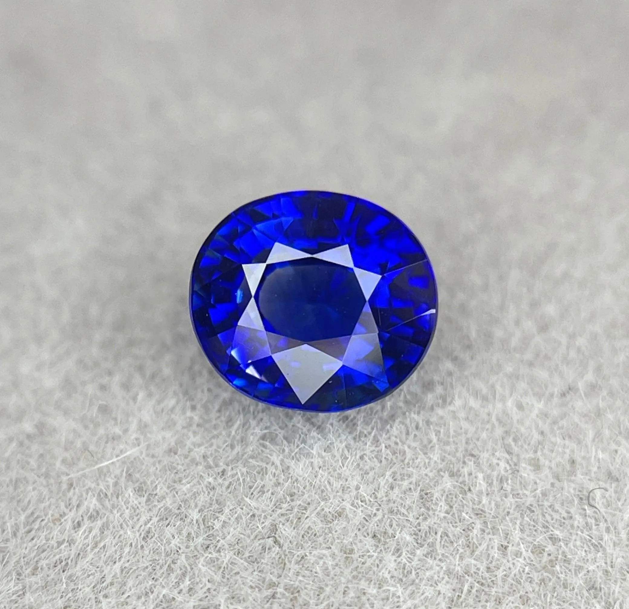 1.08 carat Blue Sapphire/ Blue Sapphire/ Ceylon Blue Sapphire/ Natural Blue Sapphire/ Engagement Ring/ royal Blue Sapphire/ Engagement ring