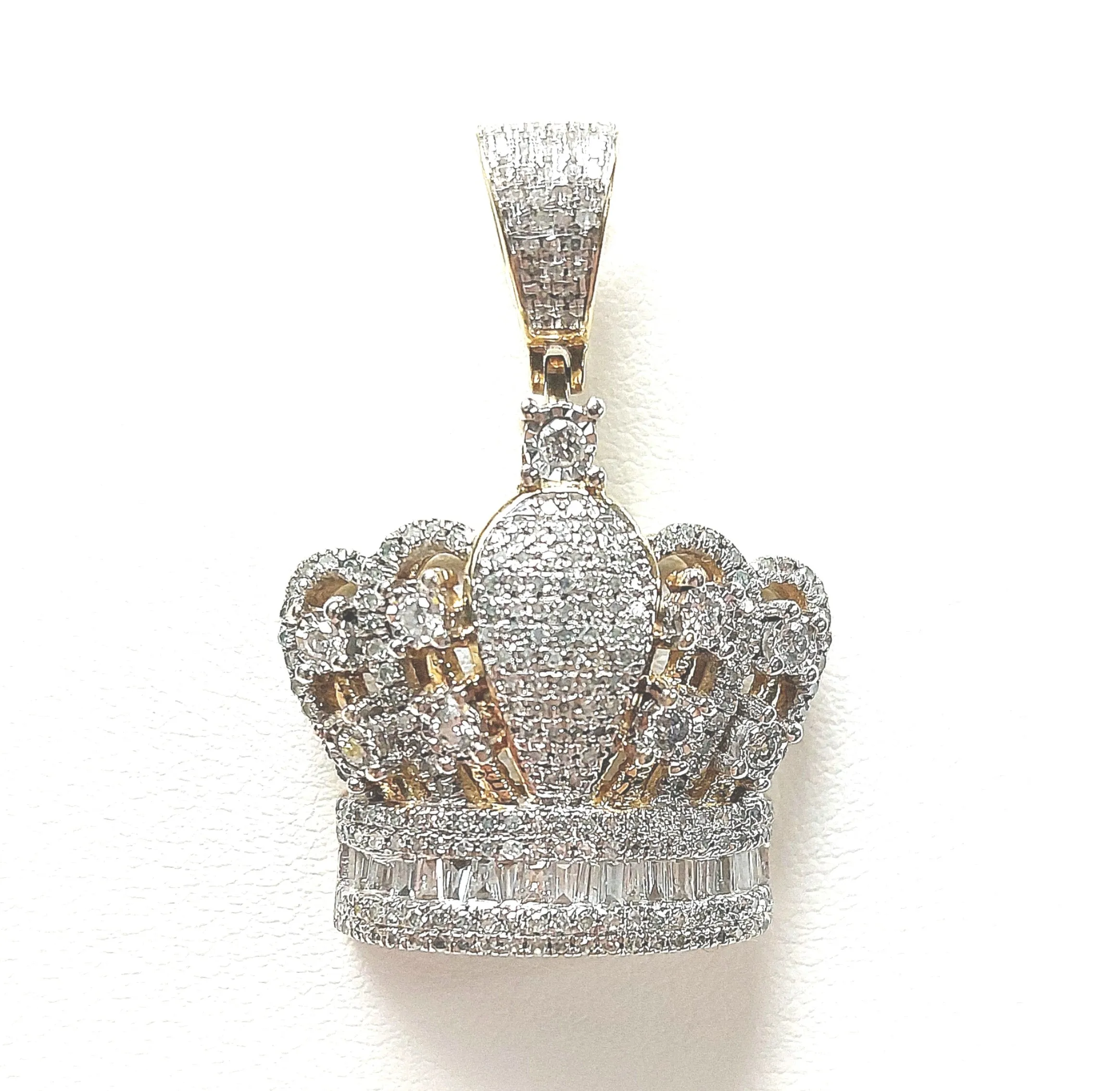 10KY Diamond Crown Pendant