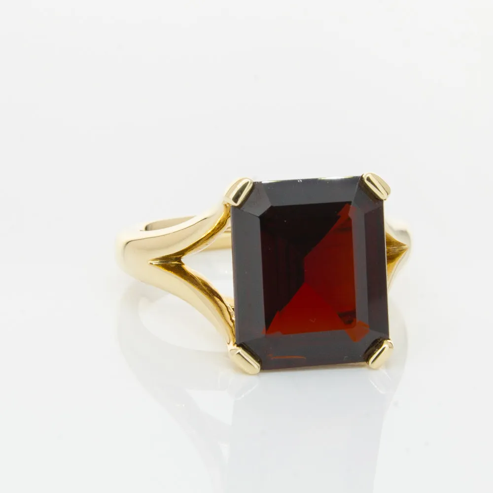 14ct Yellow Gold Garnet Verona Ring