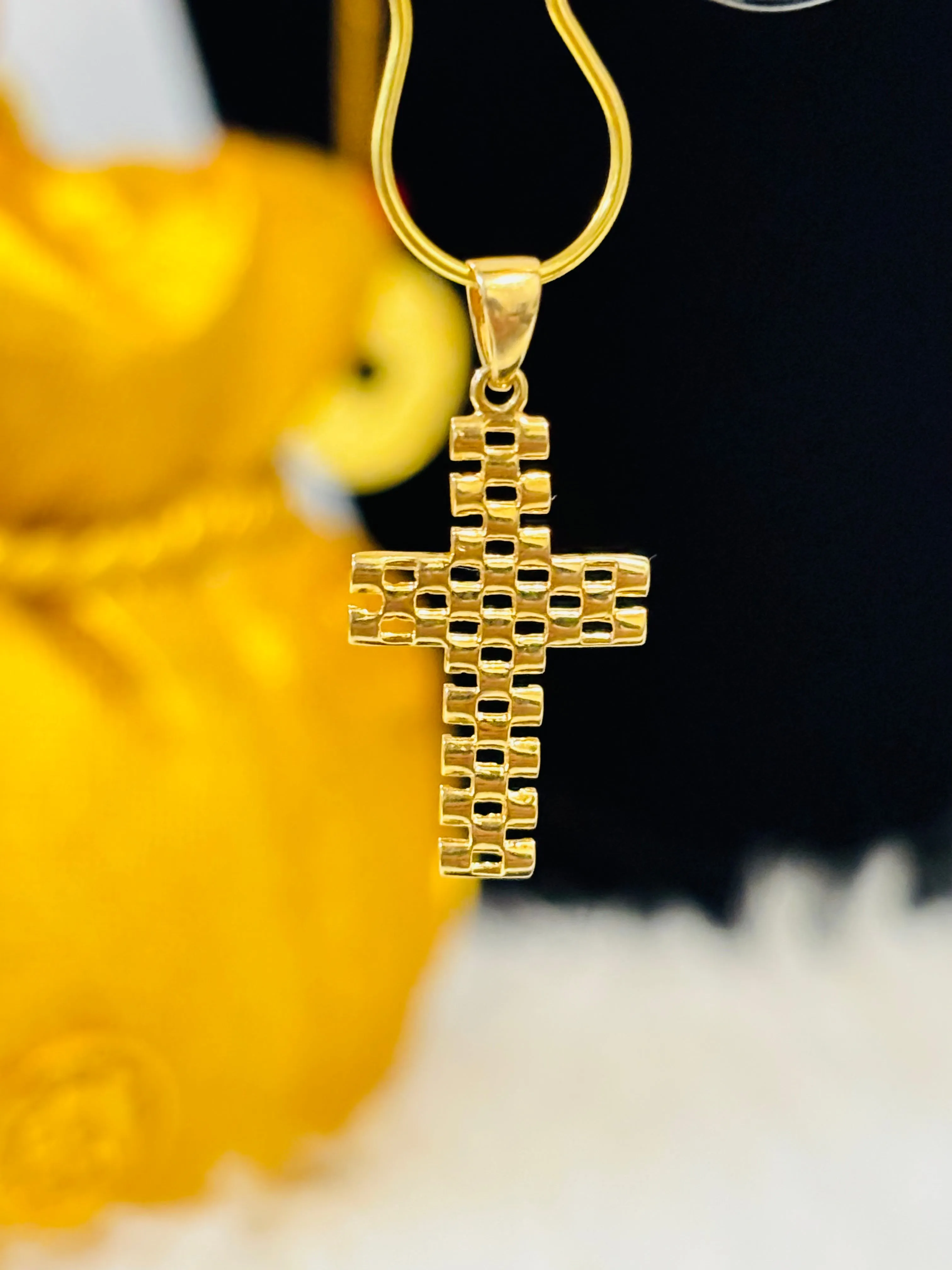 18K Gold Cross Pendant