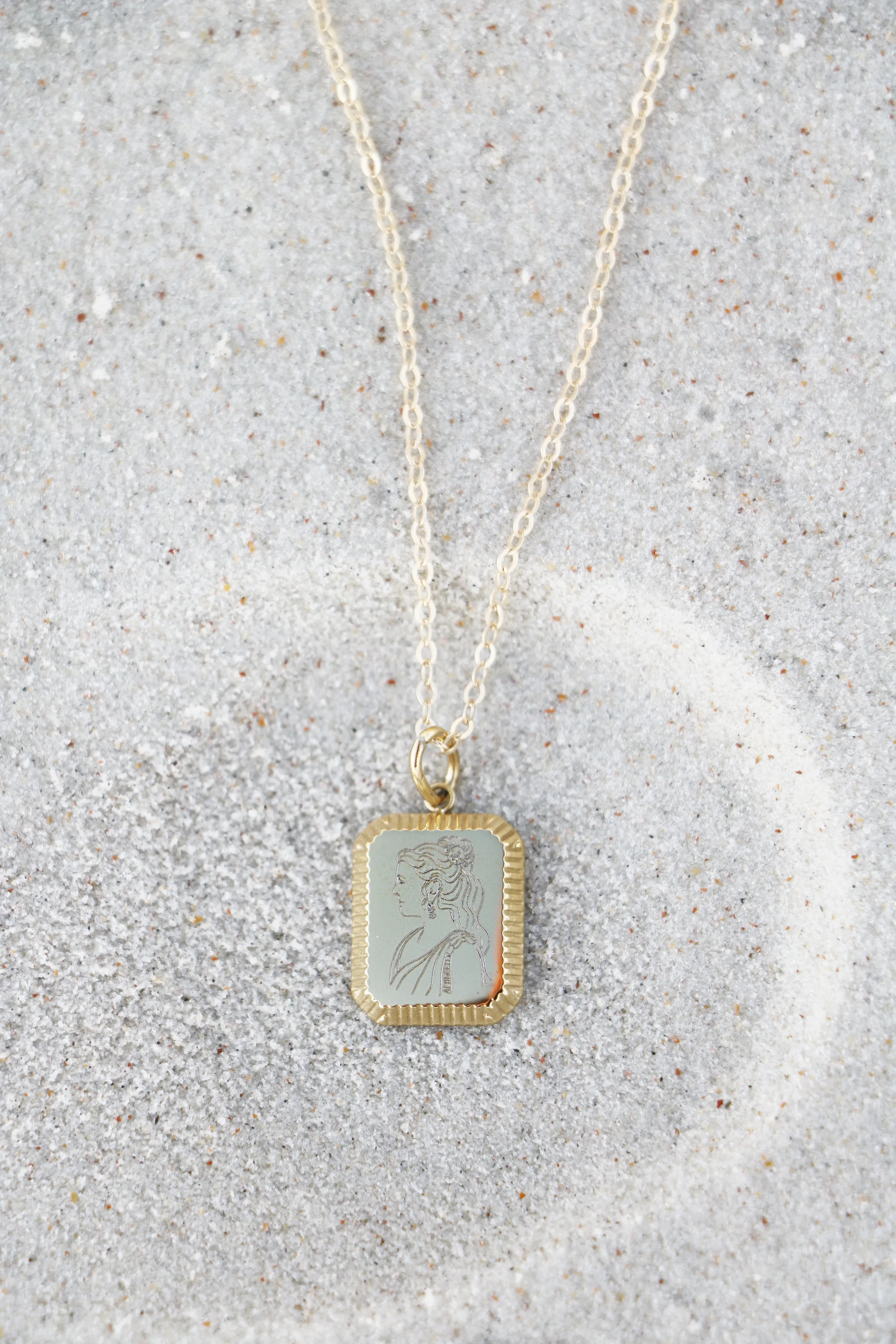 aphrodite necklace