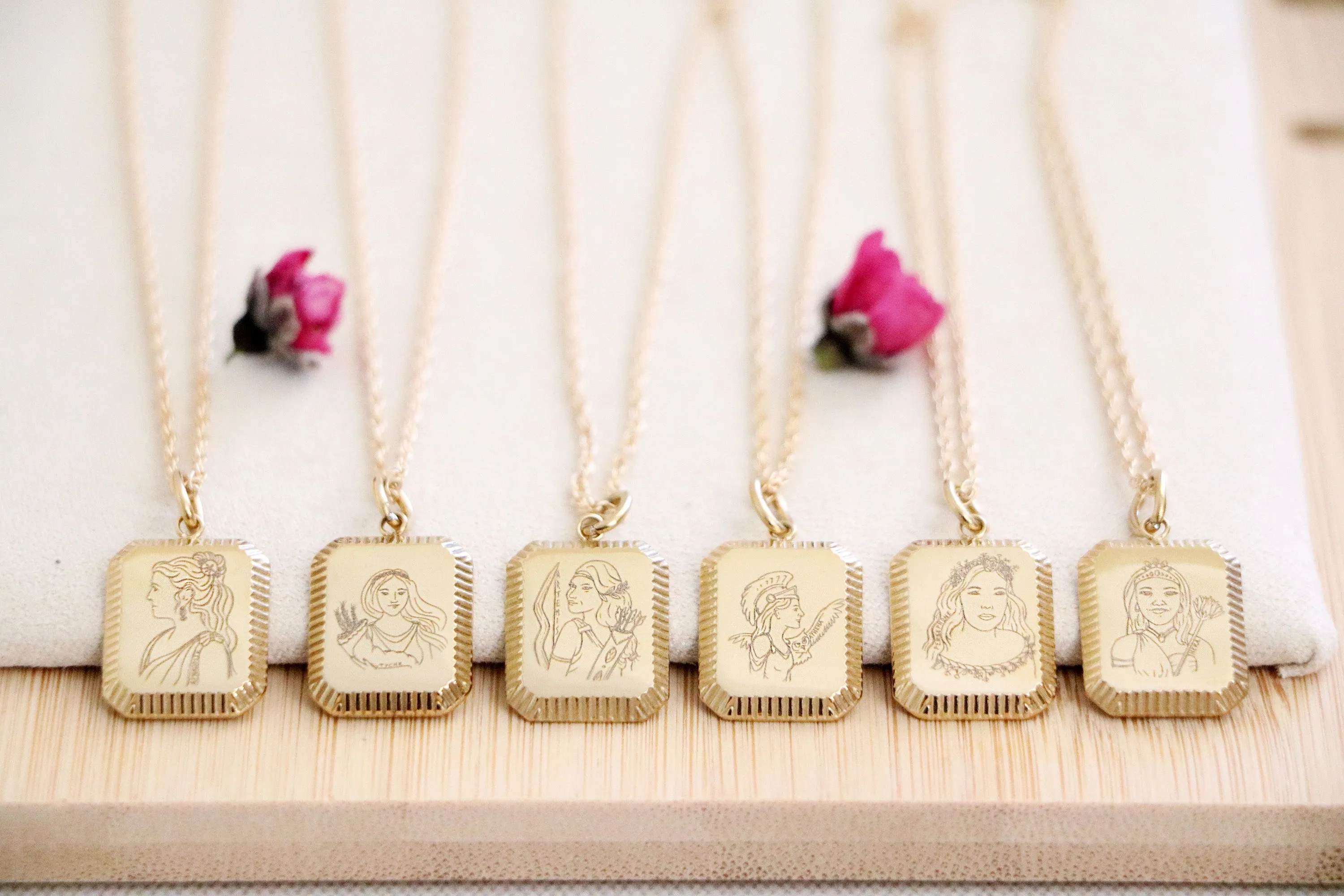 aphrodite necklace