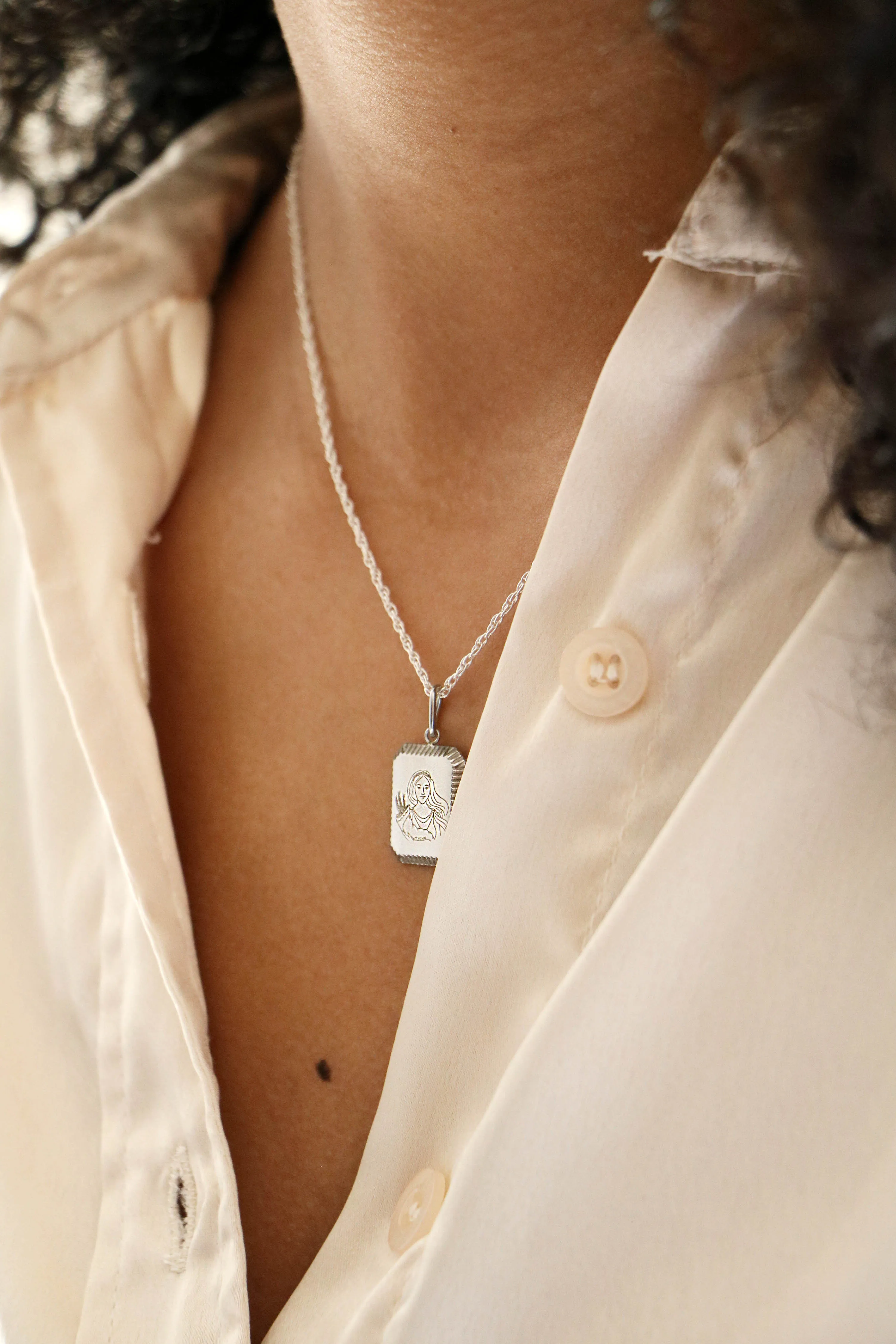 aphrodite necklace