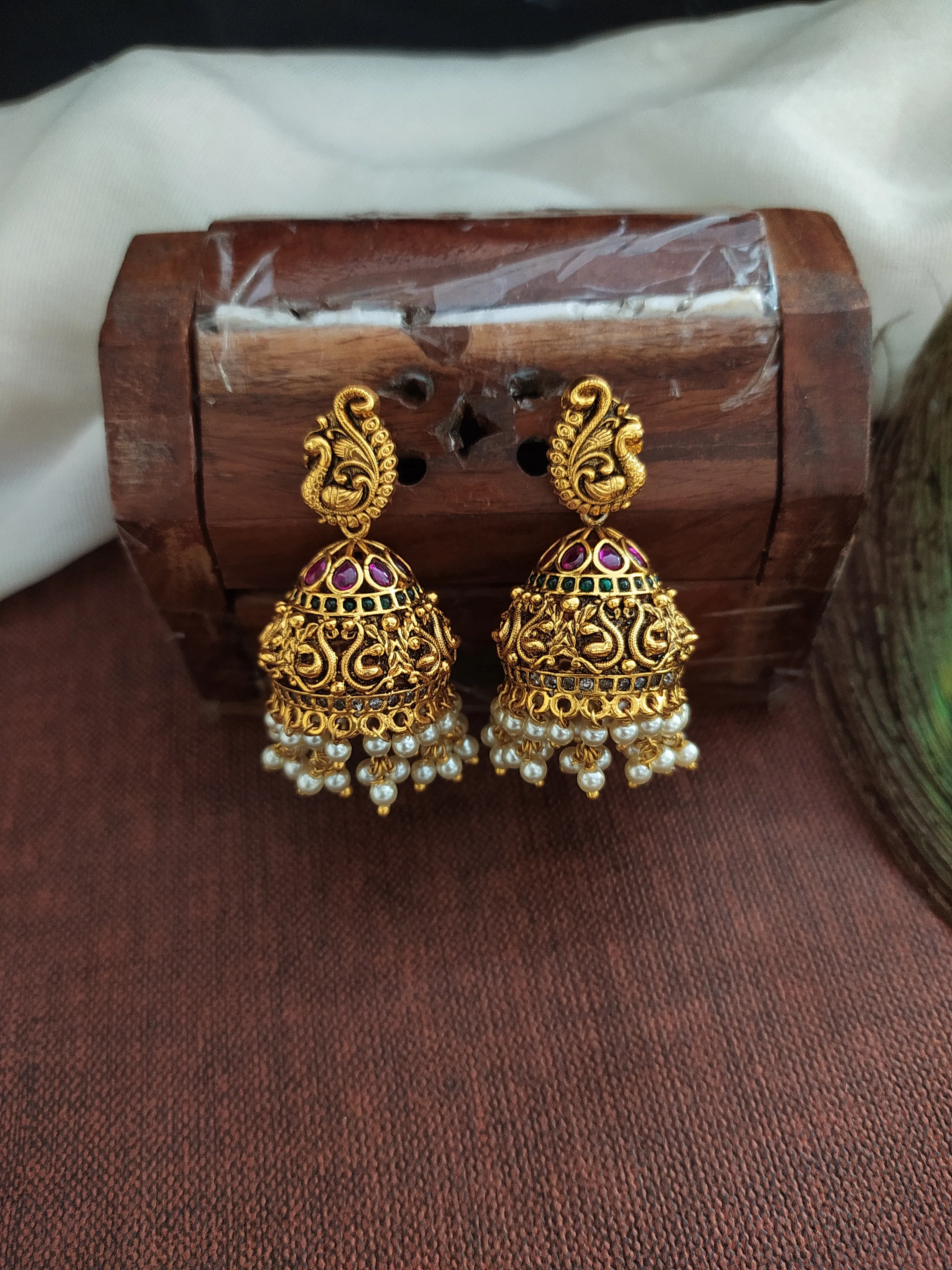 Center Lakshmi Pendant Antique Necklace Set Having Kemp Stones and Pearls