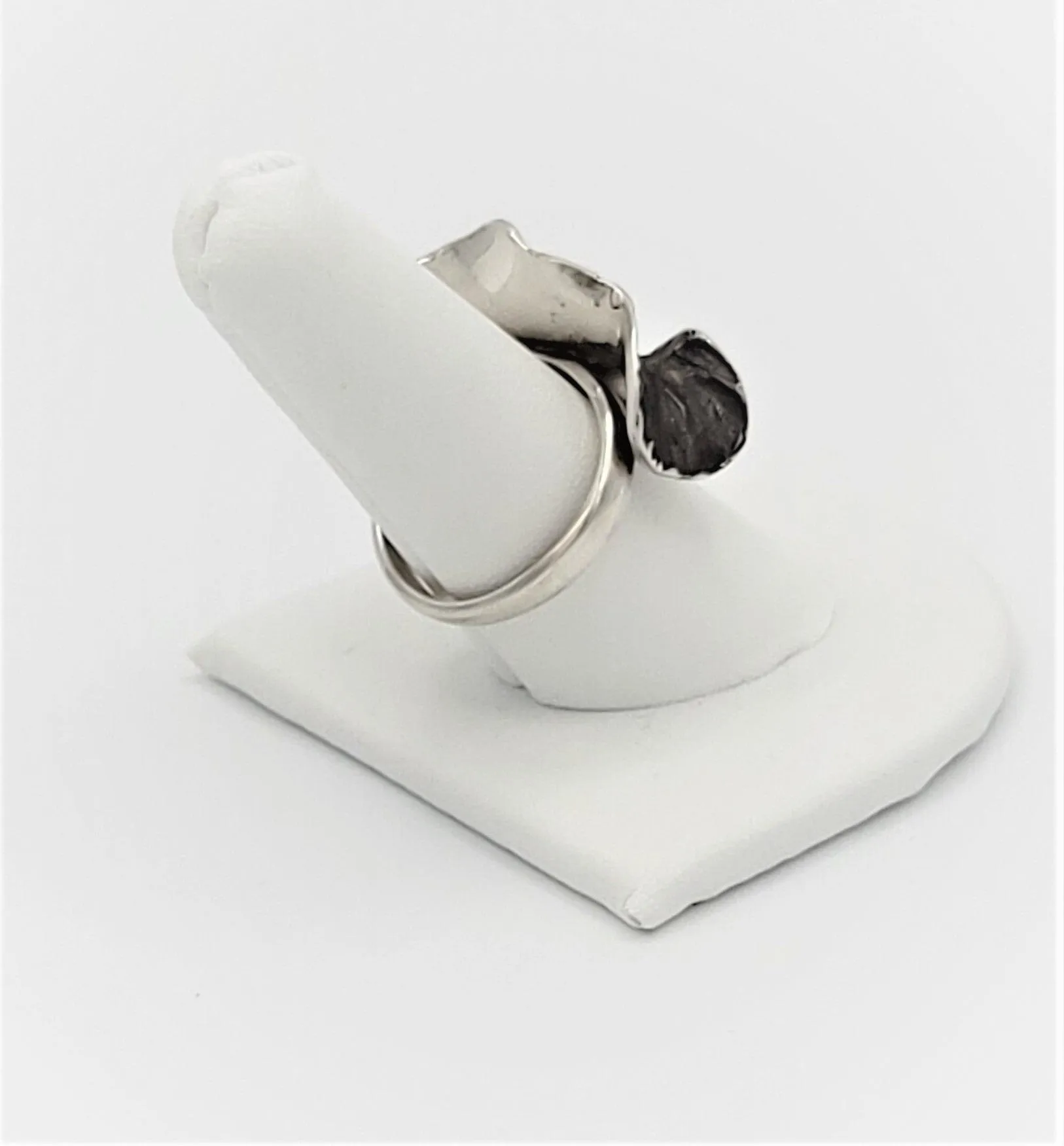Designer HOB Mexico New York Abstract Mod Flower Sterling Cocktail Ring 1980s
