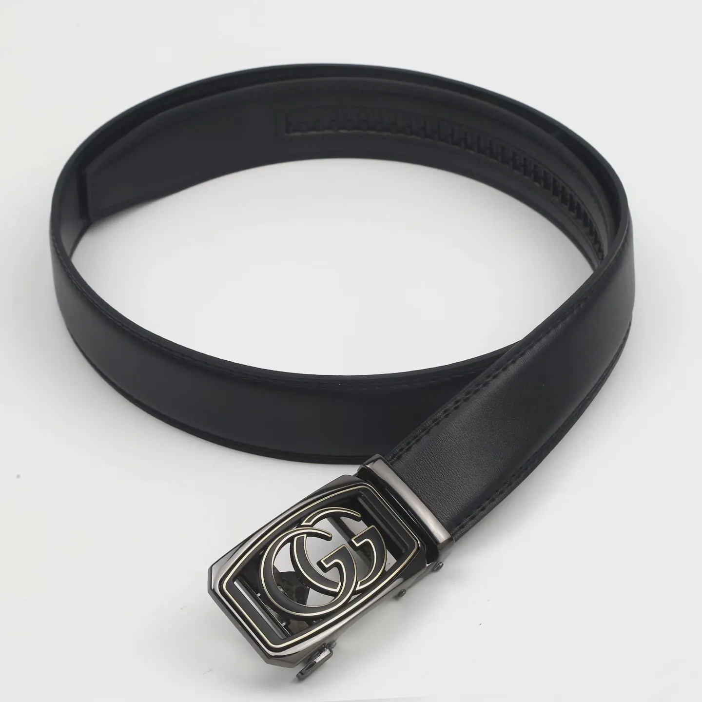 Gucci leather belt (42)
