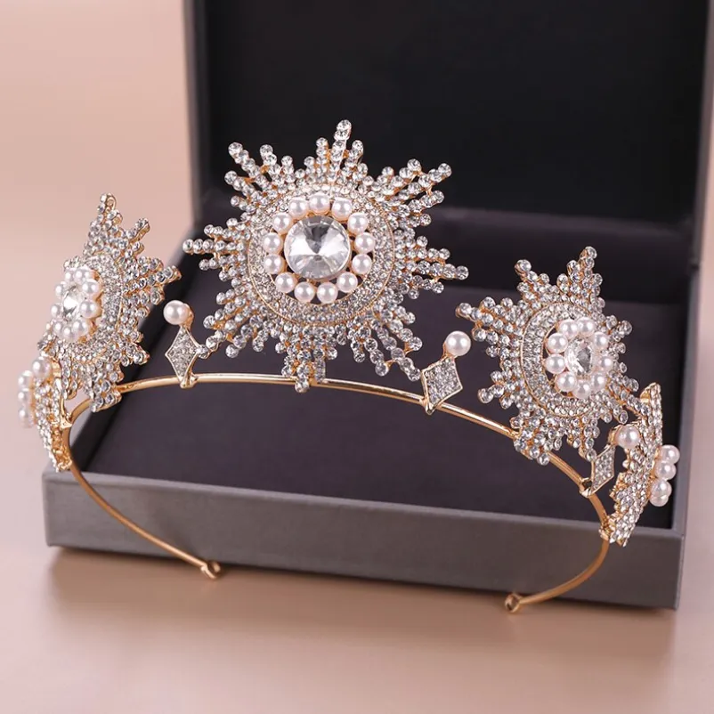 Lordly Dramatic Pearl Tiara