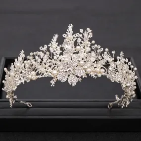 Lovable Perfect Pearly Tiara