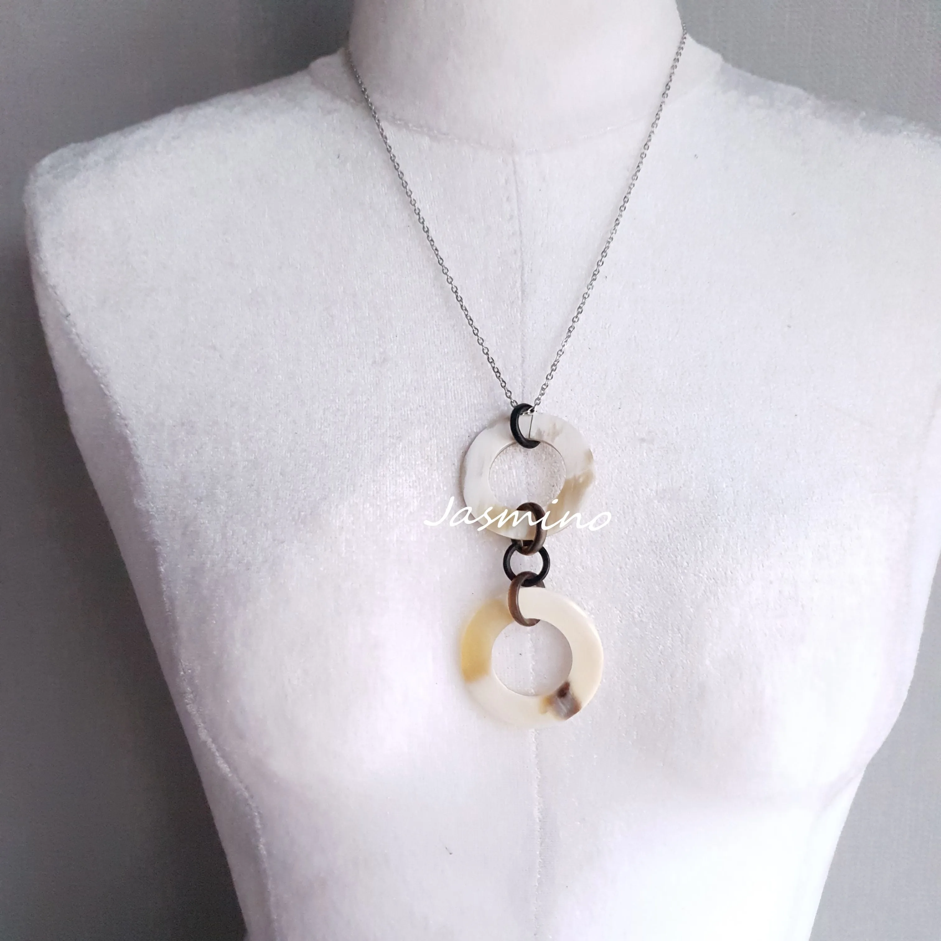 Natural Handmade Necklace J17931, Enhanced value for Women