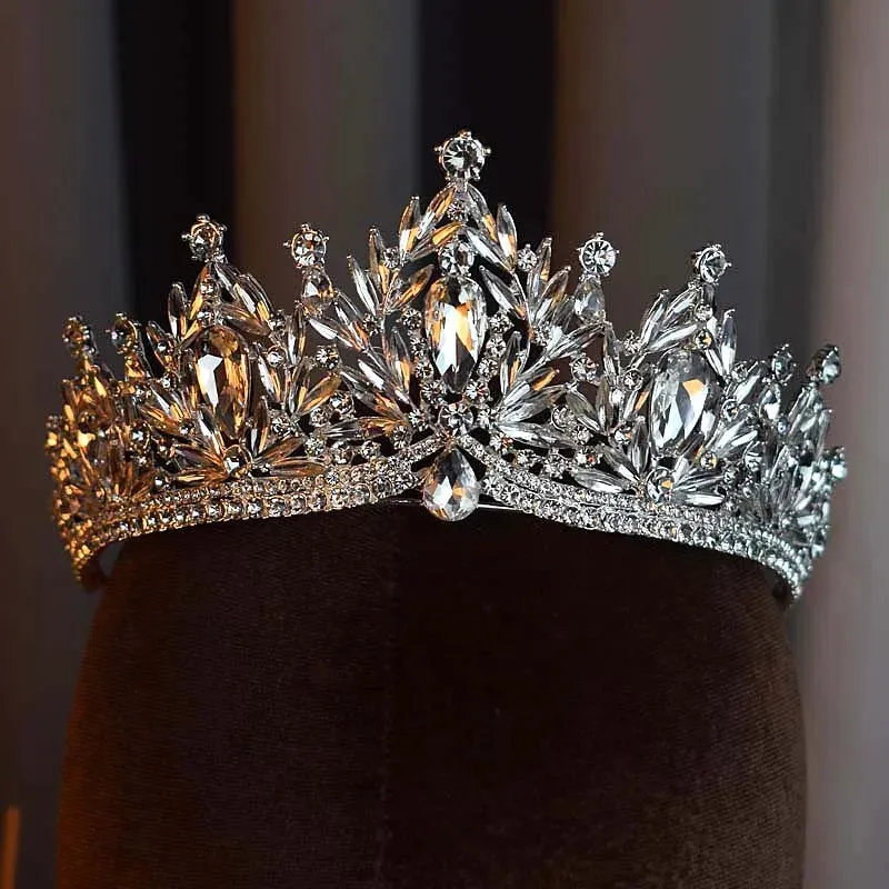 Quinceañera Detailed Sparkling Tiara