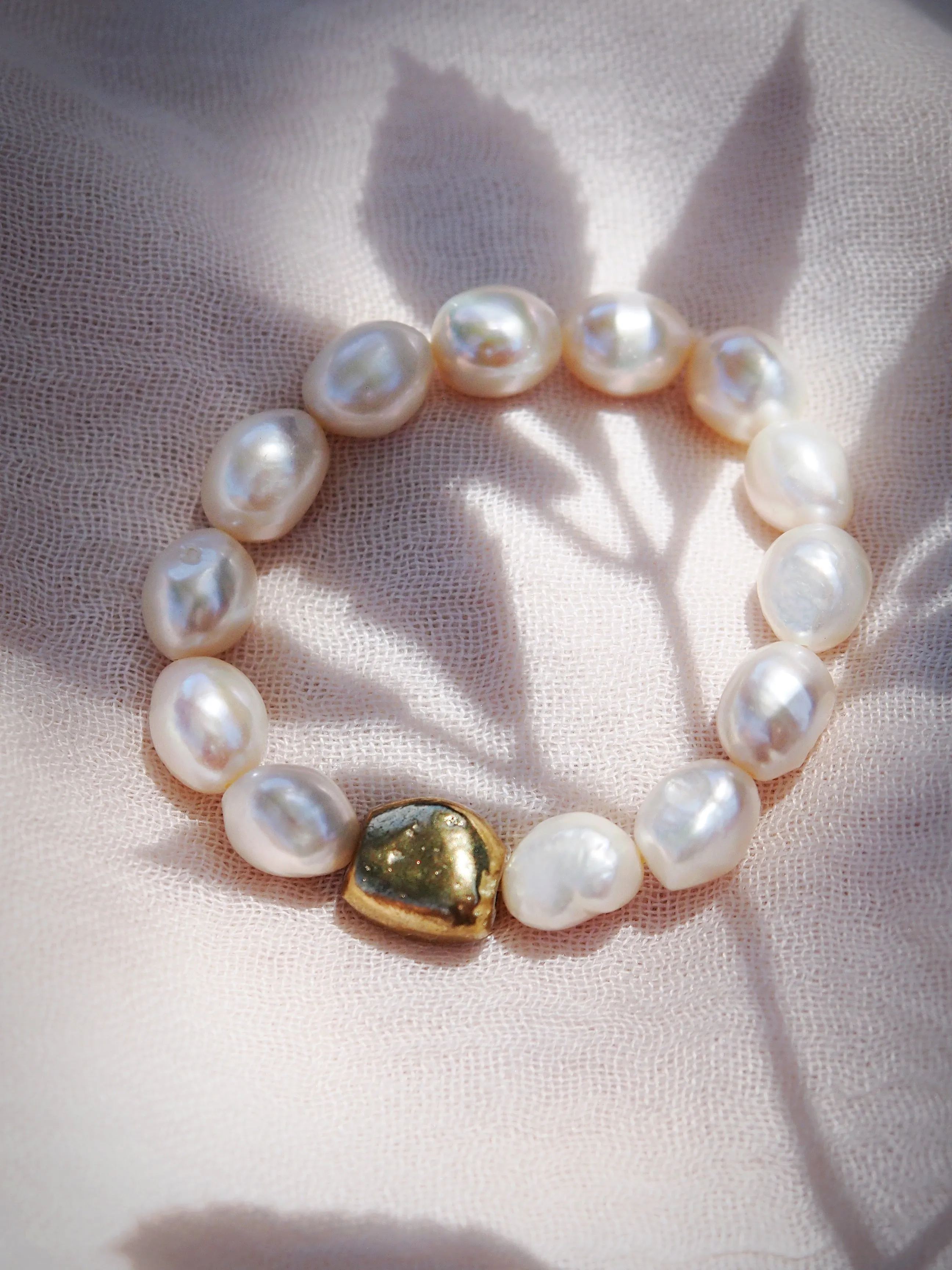 Stretchy Gold Nugget and Pearl Bracelet - Nohealani
