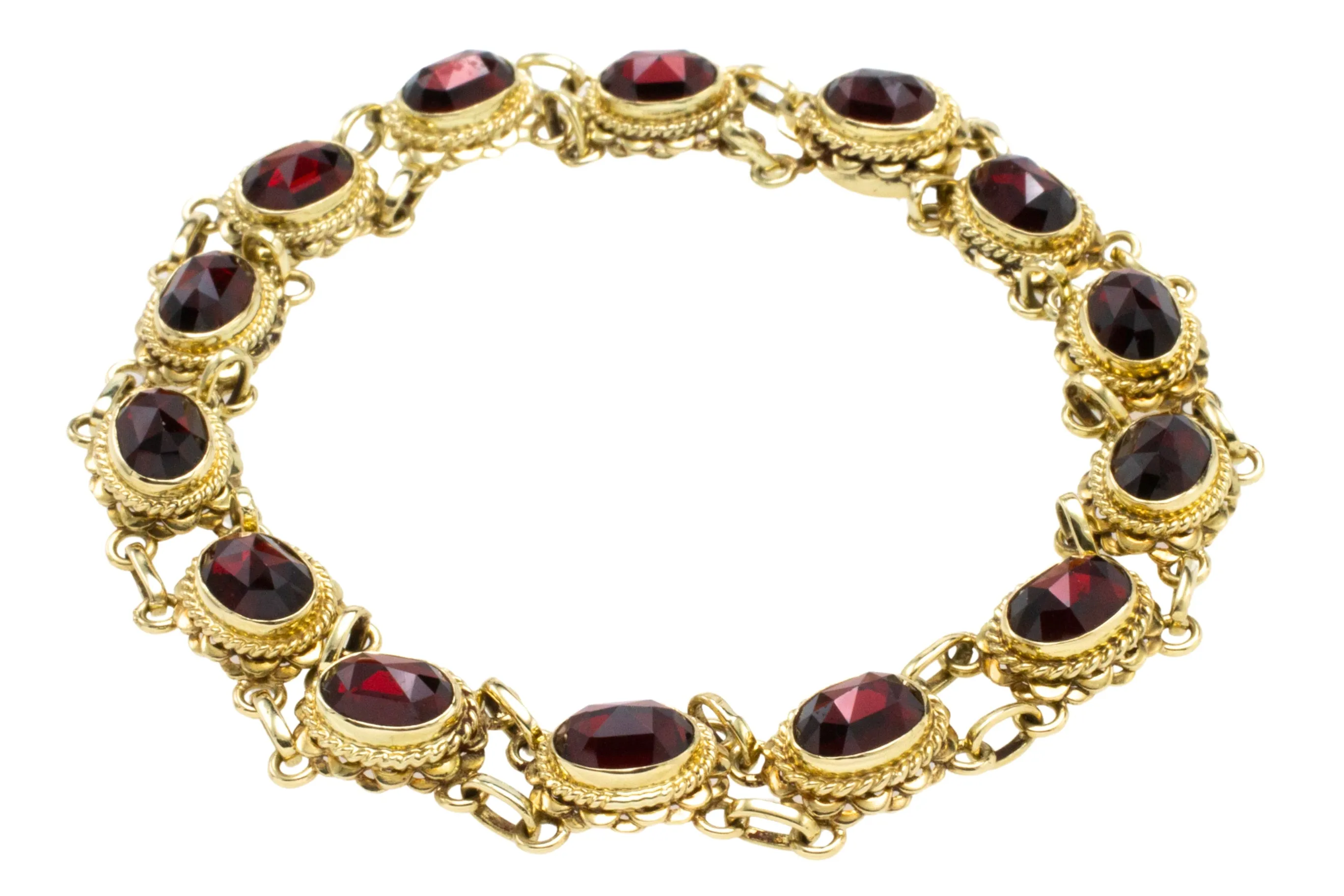 Vintage garnet bracelet in 14 carat gold