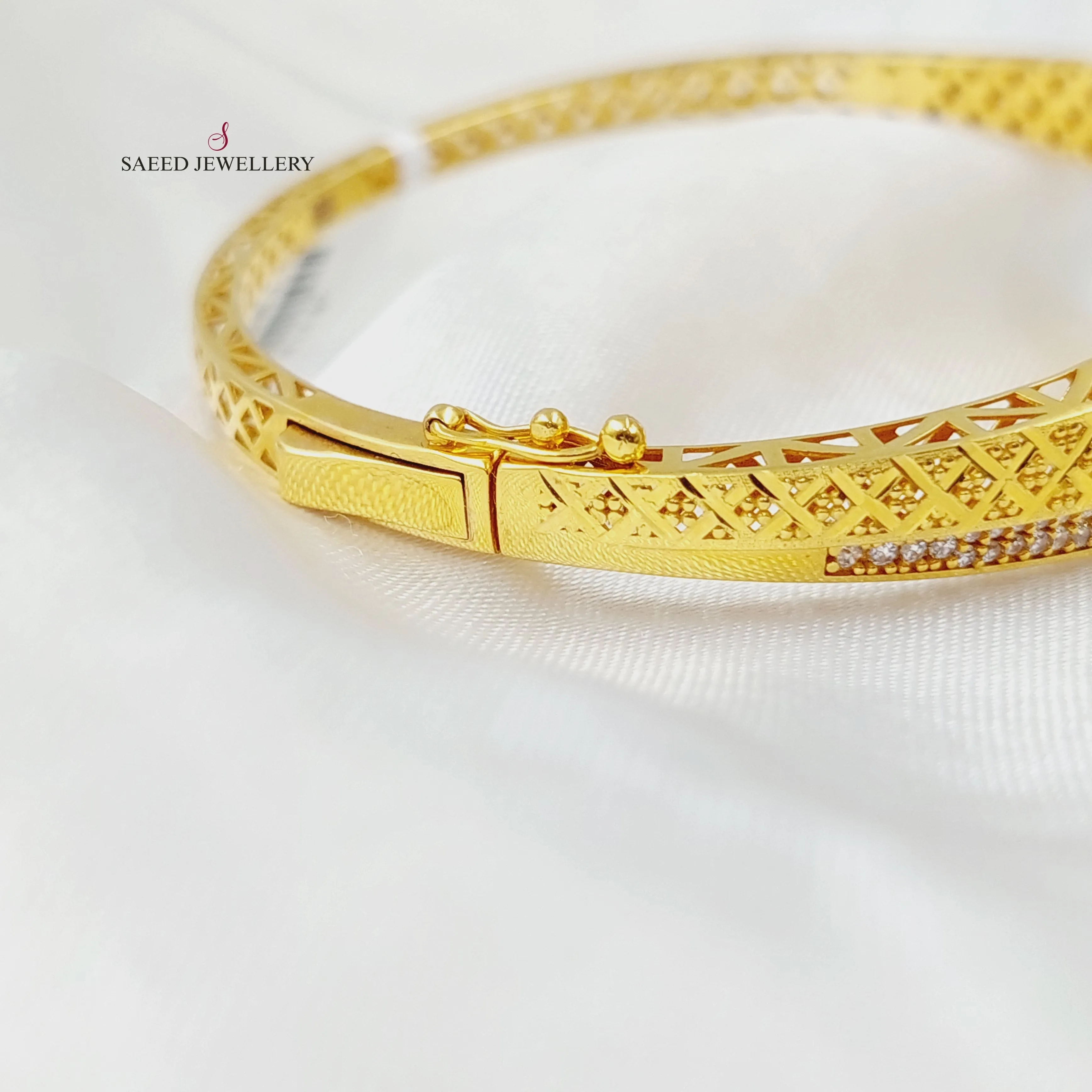 Zircon Studded Engraved Bangle Bracelet